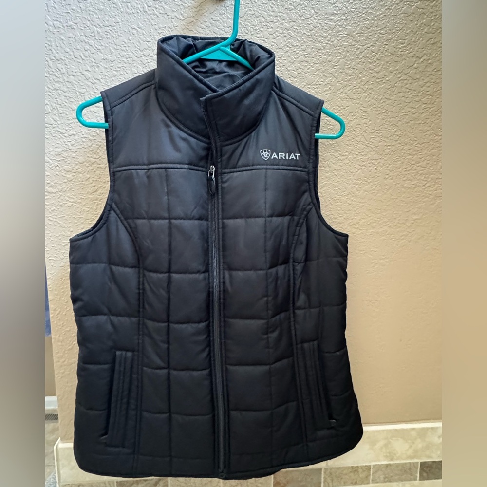 Women’s Ariat Vest - LIKE NEW!